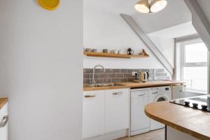 Beach-Style Flat 2 Min Walk to Tolcarne Beach