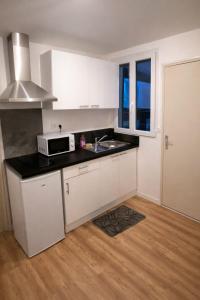 Studio Joël Calme moderne à 5 min de la gare