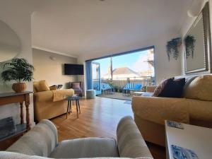 Modern Townhouse with Waterside Views Turnchapel