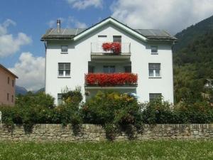 Apartment Wohnung mit Bergblick by Interhome