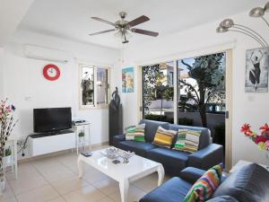 Holiday Home Ferienvilla PV17 mit Sonnenterrasse und Pool by Interhome