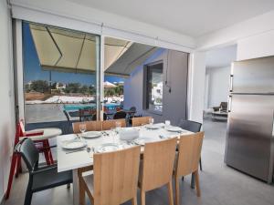 Holiday Home Wunderschöne- geräumige Ferienvilla mit BBQ by Interhome