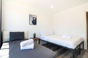 Comfortable 2Bedroom apartment close to Beverly Hills