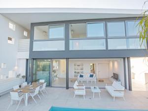 Holiday Home Neue- moderne 3-Schlafzimmer-Villa mit privatem Pool by Interhome
