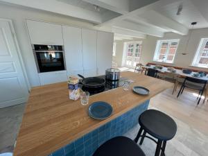 Holiday Home für 5 Personen - 1 Kind ca- 180 m² in Nieblum- Norddeutschland - Nordseekü by Interhome