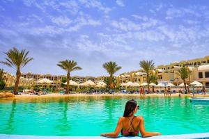 Sahl Hasheesh Finest Chalet - Gravity resort beachfront family 2 bedroom - garden pools view waterpark NON EGYPTIAN ONLY