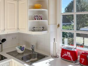Apartment Heefwai 2 Wohnung 4 by Interhome