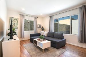 Comfortable One-Bedroom with Two Queen Beds