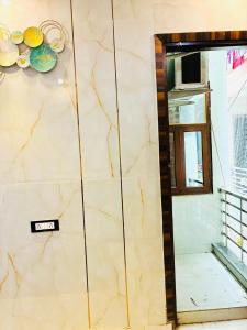Luxury 3 Bhk Apartment at New Delhi
