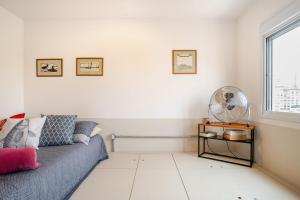 Modern studio with pool, 5 minutes from Liberdade metro and Paulista