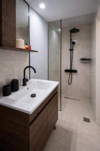 Piraeus Supreme by the Sea