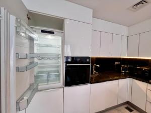 Luxury 1BR near Burj Khalifa Business Bay Free Parking