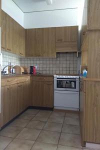 Apartment 2 Zimmer Gartenwohnung mit Pool by Interhome