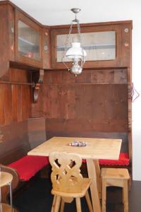 Apartment Chesa Bindschedler by Interhome