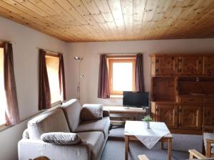 Apartment Chesa Kober - Giarsun by Interhome