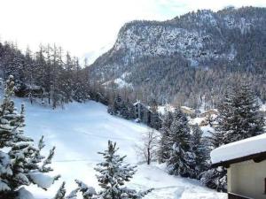 Apartment Chesa Melchior by Interhome