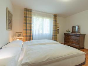 Apartment Chesa Radonda 1 by Interhome