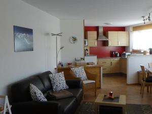 Apartment Chesa Tramèr by Interhome