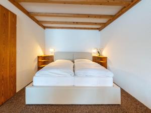 Apartment Studio Flüm by Interhome