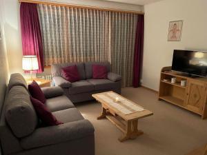 Apartment Chesa Islas- Wohnng 11 by Interhome