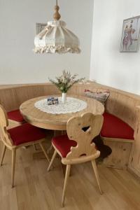 Apartment Chesa Islas- Wohnng 11 by Interhome