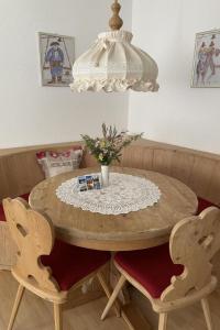 Apartment Chesa Islas- Wohnng 11 by Interhome