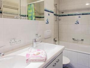 Apartment Chesa Lony by Interhome