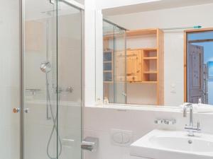 Apartment Residenz Alpenrose34 by Interhome