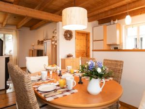 Holiday Home Uns moi Huus by Interhome