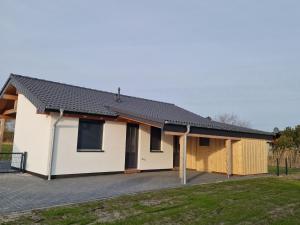Holiday Home G10 Ferienhaus mit Wiesenblick in Eckwarderhörne by Interhome