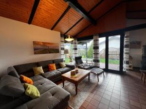 Holiday Home L3 Eingezäuntes Ferienhaus in Eckwarderhörne by Interhome