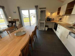 Holiday Home G5 Ferienhaus mit Garten in Eckwarderhörne by Interhome