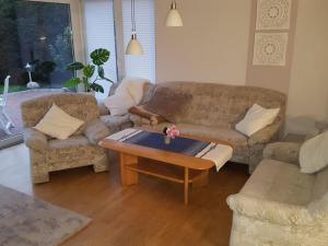 Apartment Private Ferienwohnung in Nordenham mit großem Garten by Interhome