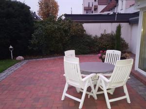 Apartment Private Ferienwohnung in Nordenham mit großem Garten by Interhome