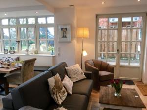 Holiday Home DünenHuuske MeerLeev mit Sauna auf Spiekeroog by Interhome