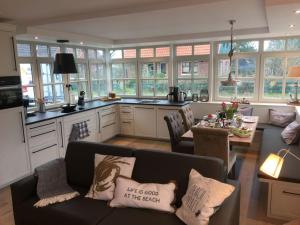 Holiday Home DünenHuuske MeerLeev mit Sauna auf Spiekeroog by Interhome