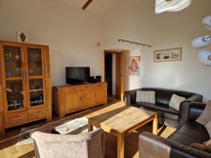 Holiday Home J10 Eingefriedetes Ferienhaus in Eckwarderhörne by Interhome