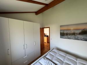 Holiday Home J10 Eingefriedetes Ferienhaus in Eckwarderhörne by Interhome