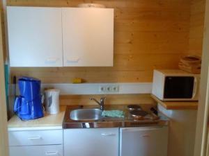 Holiday Home mit Blick auf das Wasser by Interhome