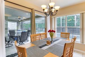 11 Mi to Disney! Family Haven with Poolside Oasis