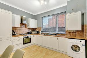 Spacious and Comfy 2-Bed Home Southampton, Sleeps 5