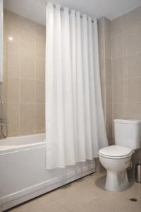 Luxury Studio in Sunny Beach with Pool, 5 Mins Walk to Beach