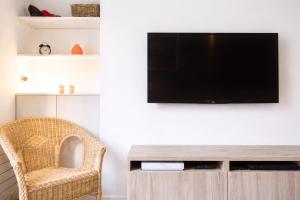 Parisian Charm Studio - Ideal Stay for 3 Guests