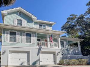 Bayberry Family Beach House 5 BR 4 BA Pool Walk to Beach