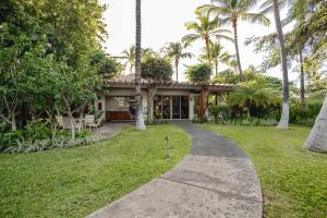 Luxury 1st floor Villa New Baths Beach Access