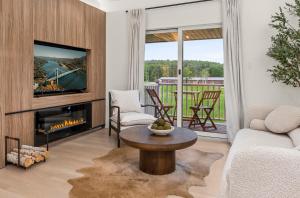 Pond House at Carter Bridge Estate