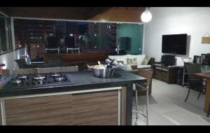 Cobertura Guaruja, piscina privativa, espaço gourmet, até 10 pessoas e 02 QD praia