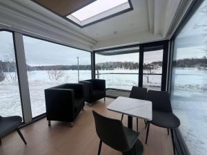 #42 Space Capsule 1-bdr