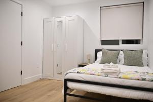 Calm Luxe Ensuite Room near USC-Shared Home