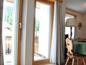 Apartment Chesa Sunasain V7 by Interhome